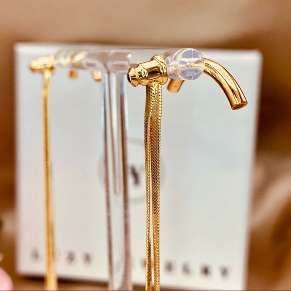 Minimalist 18K Yellow Gold Dangle Flat Tassel Jacket Earrings - Picture 11 of 15